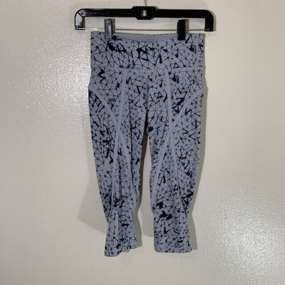 Lululemon Gray Blue Print Athletic Capri Leggings Size 4 - Picture 1 of 5